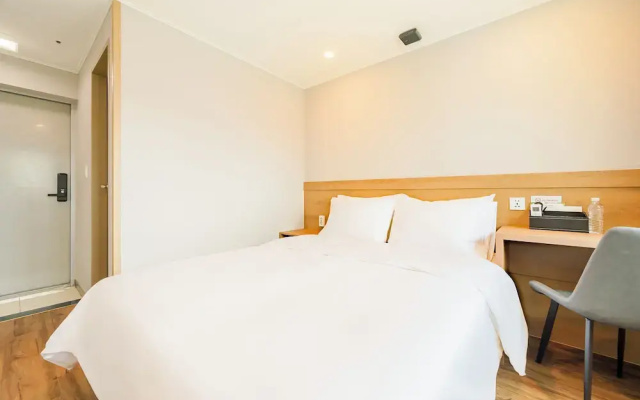 Hotel Moon