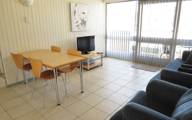 Chapman Court Holiday Units