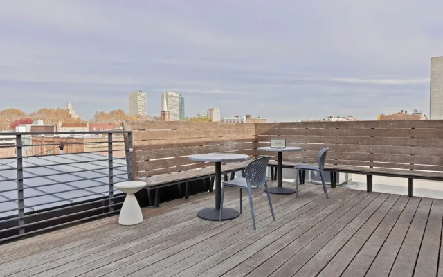 Sosuite at The Queen - Queen Village