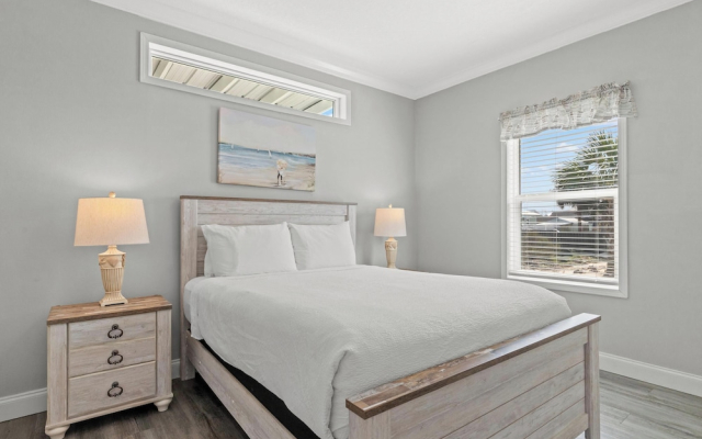 Pet Friendly Beach House - Lazy Palms