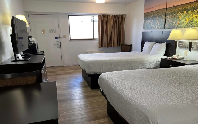 Days Inn by Wyndham Overland Park/Metcalf/Convention Center