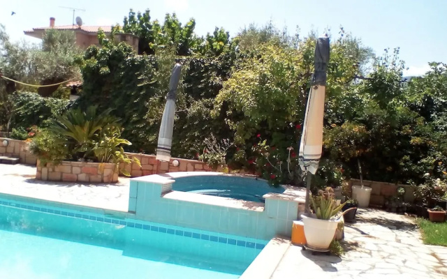 Jacuzzi Pool House