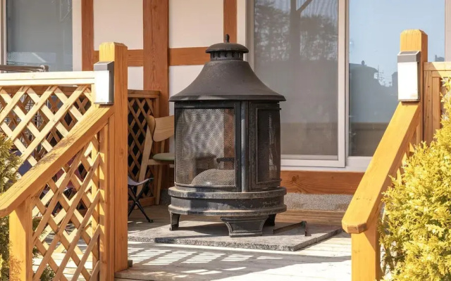 Gyeongju Gampo Byeolbit Hanok Pension