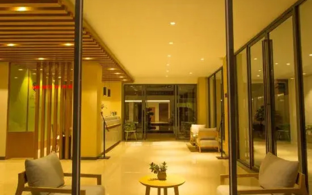 Lihu Residence Resort (Lijiang Tianrui Howard Johnson Resort Huama Street)