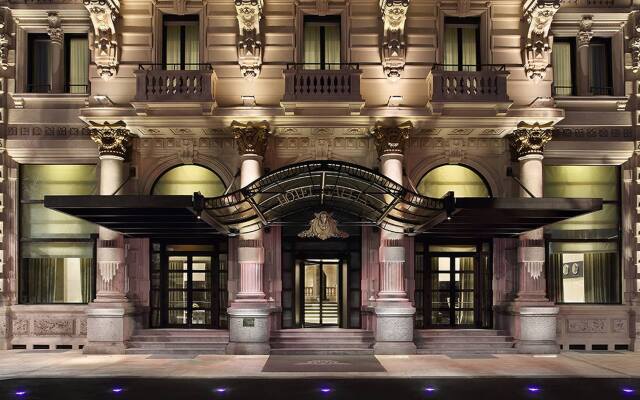 Excelsior Hotel Gallia, a Luxury Collection Hotel, Milan вид на фасад