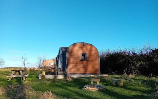 Hornbeam Eco Cabin - Sleeps 2 - Valley View