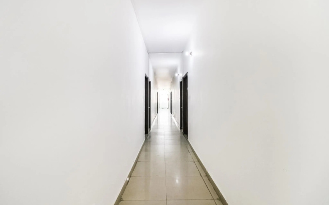 OYO 37833 Hotel Safe Stay