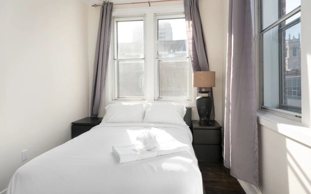 Architectural 2BR in Mile End by Sonder