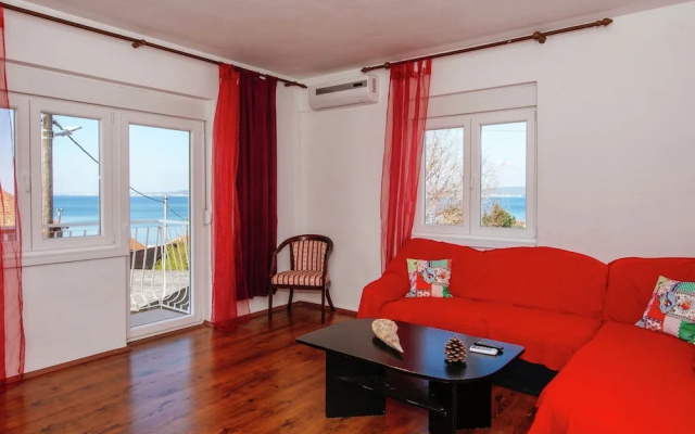 Spacious Apartment in Banj With Terrace