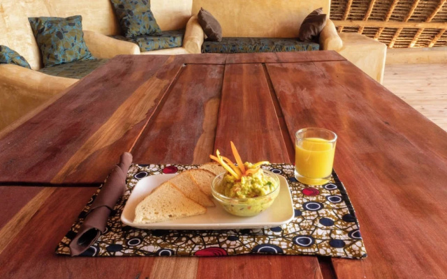 Raha Lodge