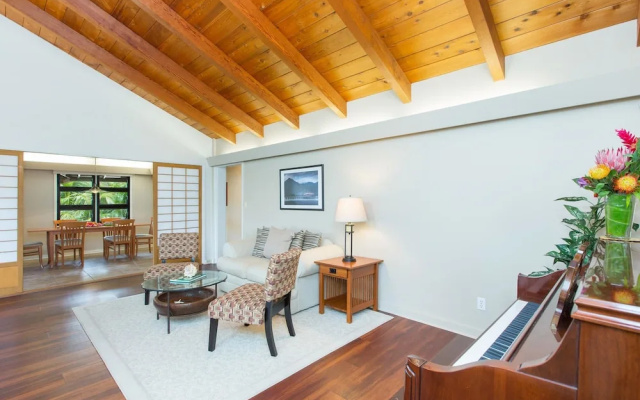 Hale Poola 5 Bedroom Home
