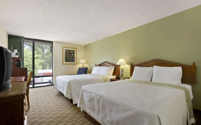 Days Inn Fayetteville-South/I-95 Exit 49