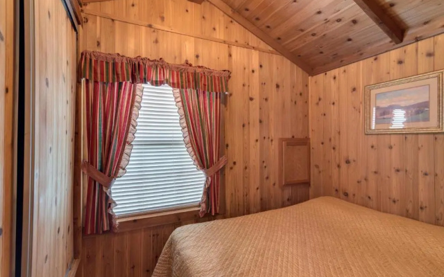 Lake Conroe One-Bedroom Cabin 3