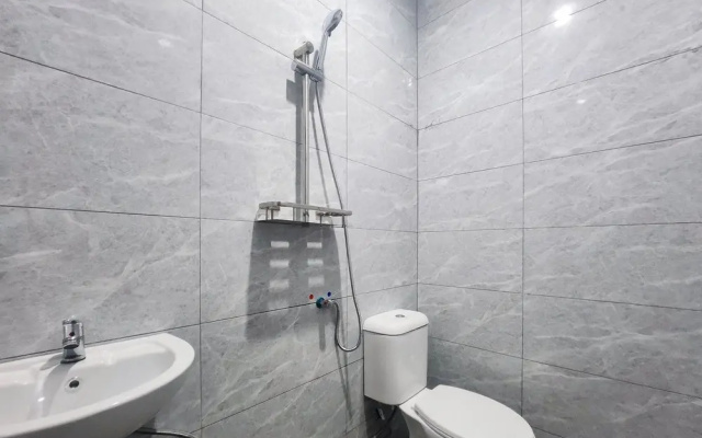 Urbanview Hotel near DC Mall Crown Homestay Batam