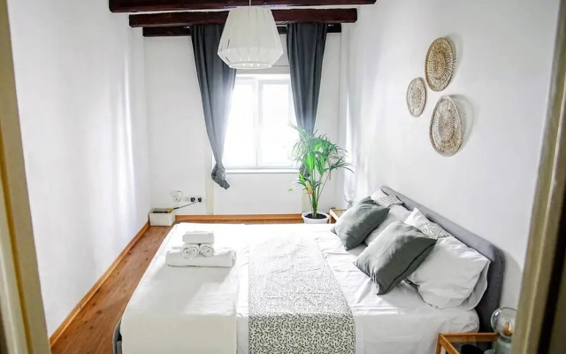 Historical 1400 Ft2 Apartment At Temple Of Apollo