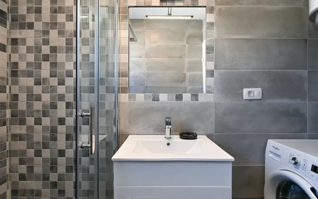 Stylish Kaštela Apartment With Modern Amenities and Free Parking