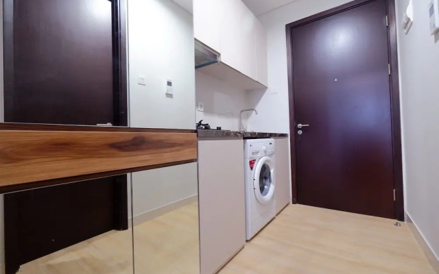 Strategic Location Studio Puri Mansion Apartment