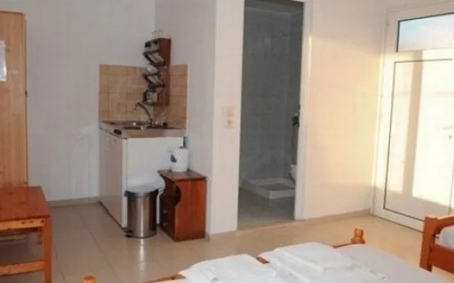 Chrysanthi Hotel Studio & Apartments