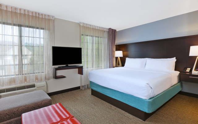 Staybridge Suites Detroit-Utica by IHG