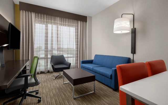 Holiday Inn Express & Suites Woodside LaGuardia Airport by IHG