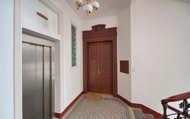 Maiselova 5 Apartment