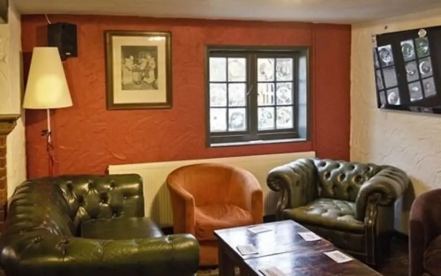 The May Garland Inn