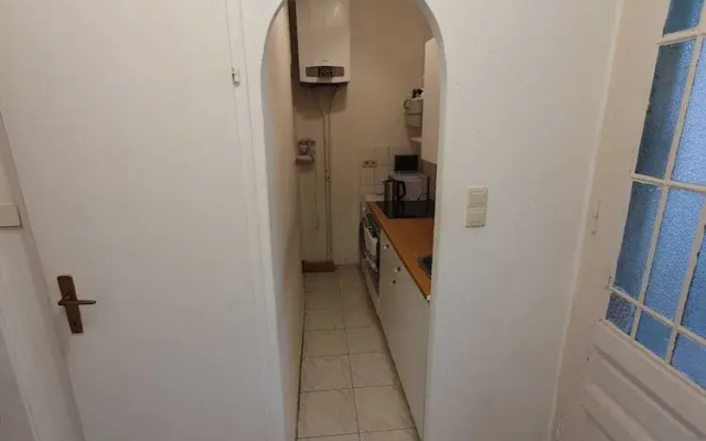 Modern 2BR Apt Downtown Long Stay