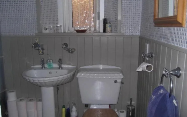 Donna's Bed and Breakfast (Langlands)