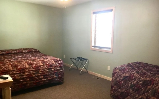 Sportsman's Lodge