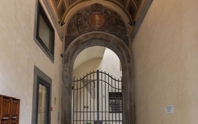 Отель Piazza Signoria Suite Флоренция вид на фасад