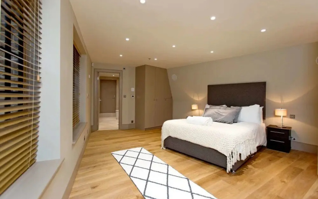 Luxury Loft Oxford Street with AC