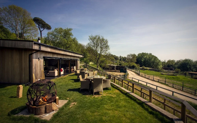 Treehouse Hotel - At Port Lympne Reserve