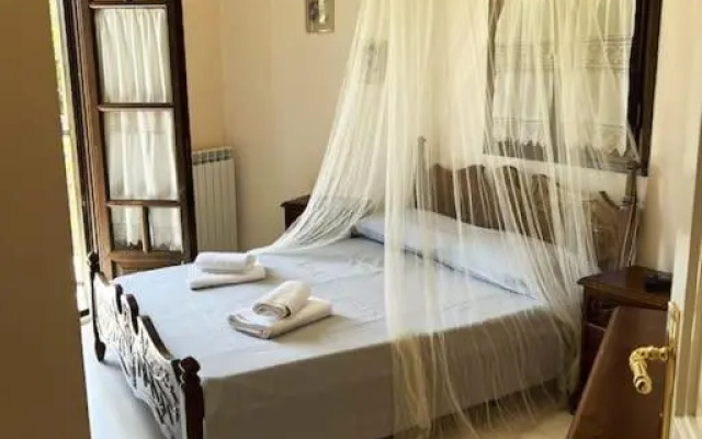 Thalatta and Oros Traditional Villa