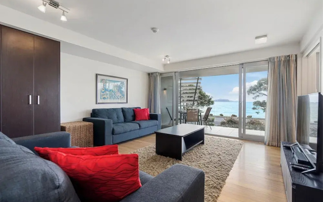 Paihia Beach Front 2 bedroom Apartment