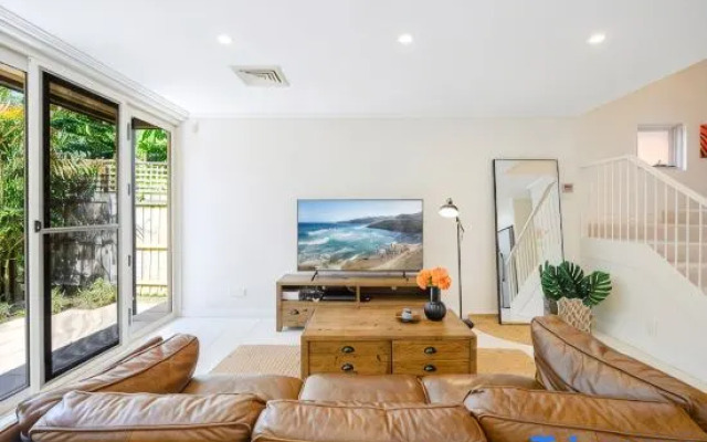 Charming Detached in North Sydney /3BR 3BA /Parking/Metro