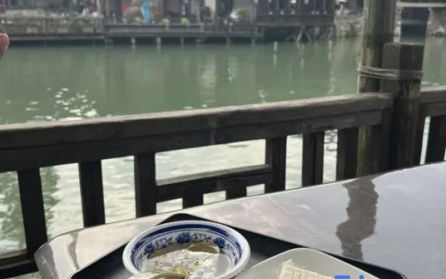 Wuzhen Xianglibaren Homestay (Wuzhen Xizha South Gate)