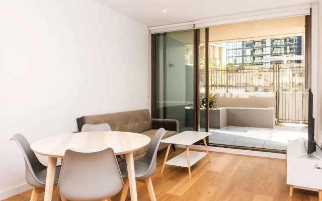 Modern Apartment in Darling Harbour
