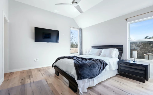 Trendy 3 Bedroom in South Austin!