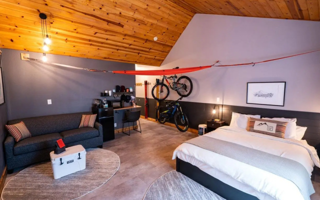 Summit View Inn