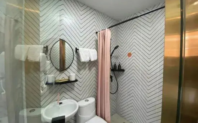 Boke Inn (Shanghai Loushanguan Road Subway Station Branch)