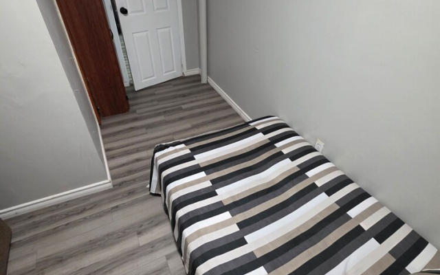 Bright & Cozy 2-bedroom Main Floor Suite