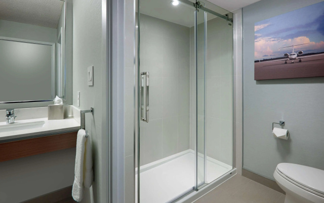 Radisson Suites Hotel Toronto Airport
