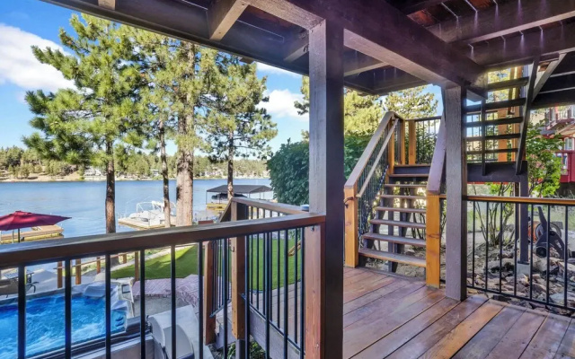 Cove Lakefront Chalet #2098