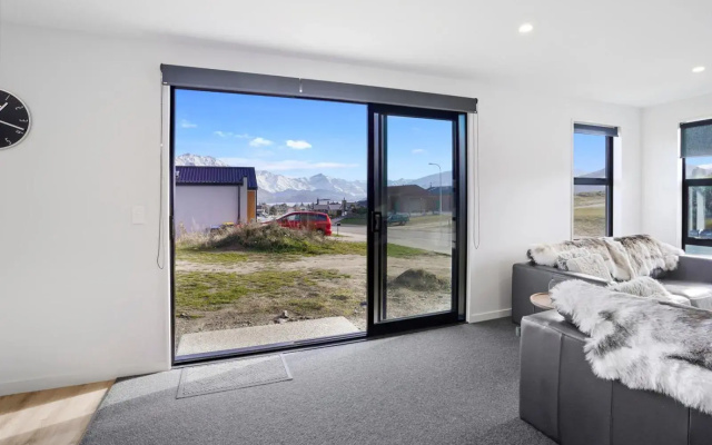 Paradise Point - Wānaka Holiday Home