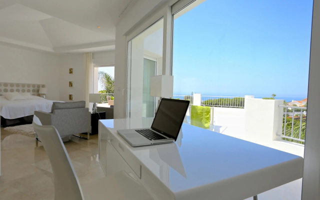 24550-Exquisite Villa Near Beach - Heated Pool