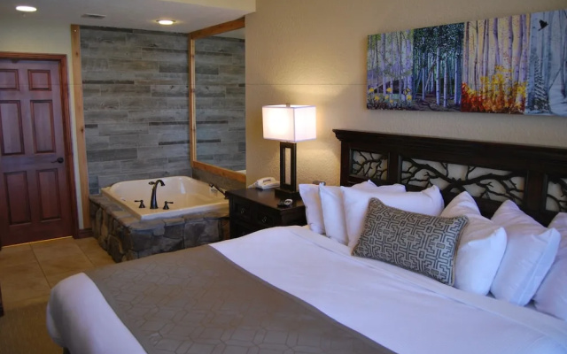 White Pines 1-BD at Westgate - Solace