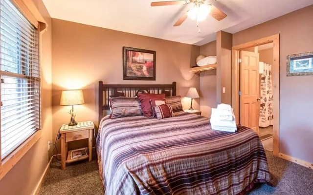 Big Sky Cabin - Two Bedroom Cabin