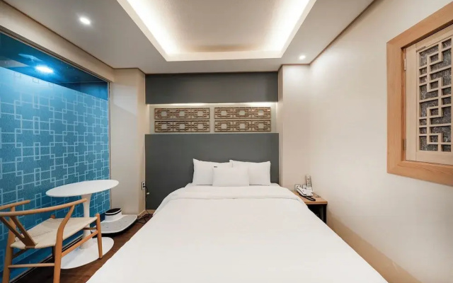 Heo & Jang Hanok Hotel