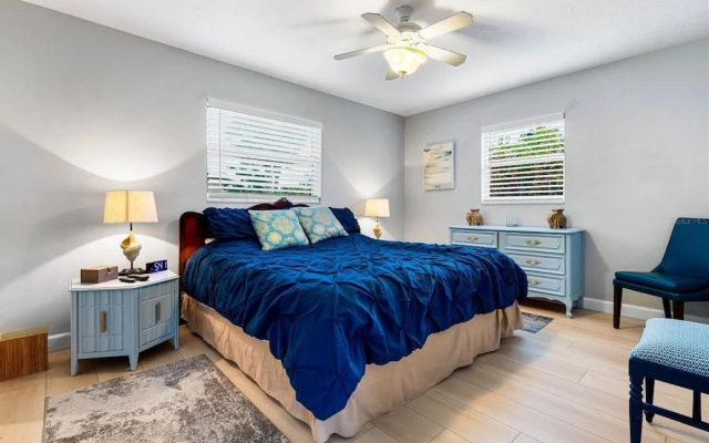 Sarasota Seascape 3 Bedroom Home by RedAwning