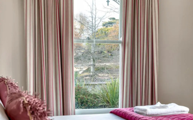 Grandview Accommodation - The Elm Tree Apartments